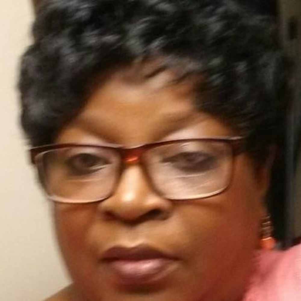 Meet your Posher, Renee